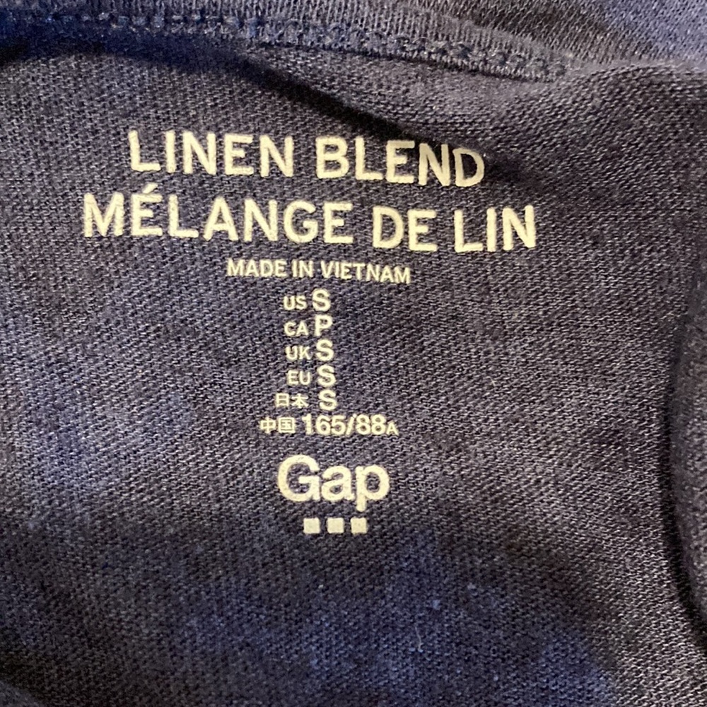 GAP Top - Picture 4 of 8